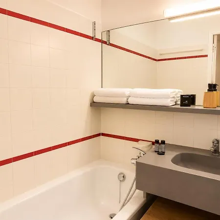 Piscine A - 100m Apartament